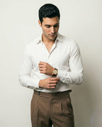 Camisa Minimalista de Cuello Cooper